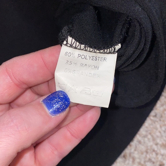 Black/Gray V-Neck - Picture 6 of 6